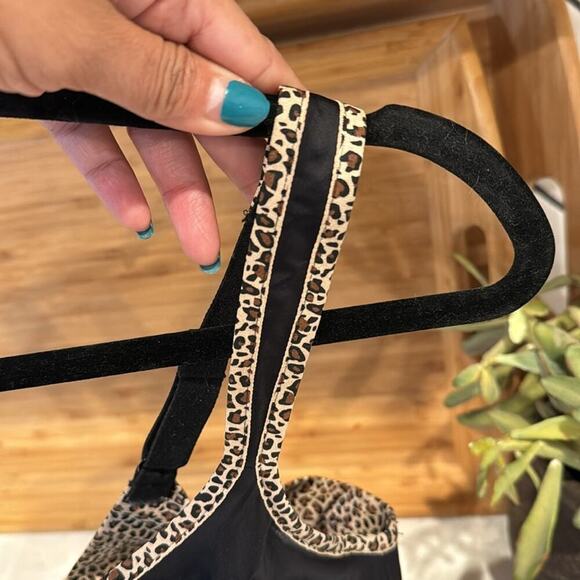 Olga wide strap leopard print accents underwire not lined T-shirt bra size 38D - Picture 3 of 7